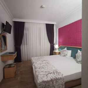 Pokój z łóżkiem queen-size